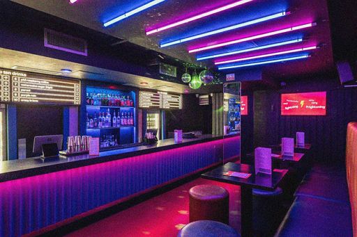 soho bar area (grained)