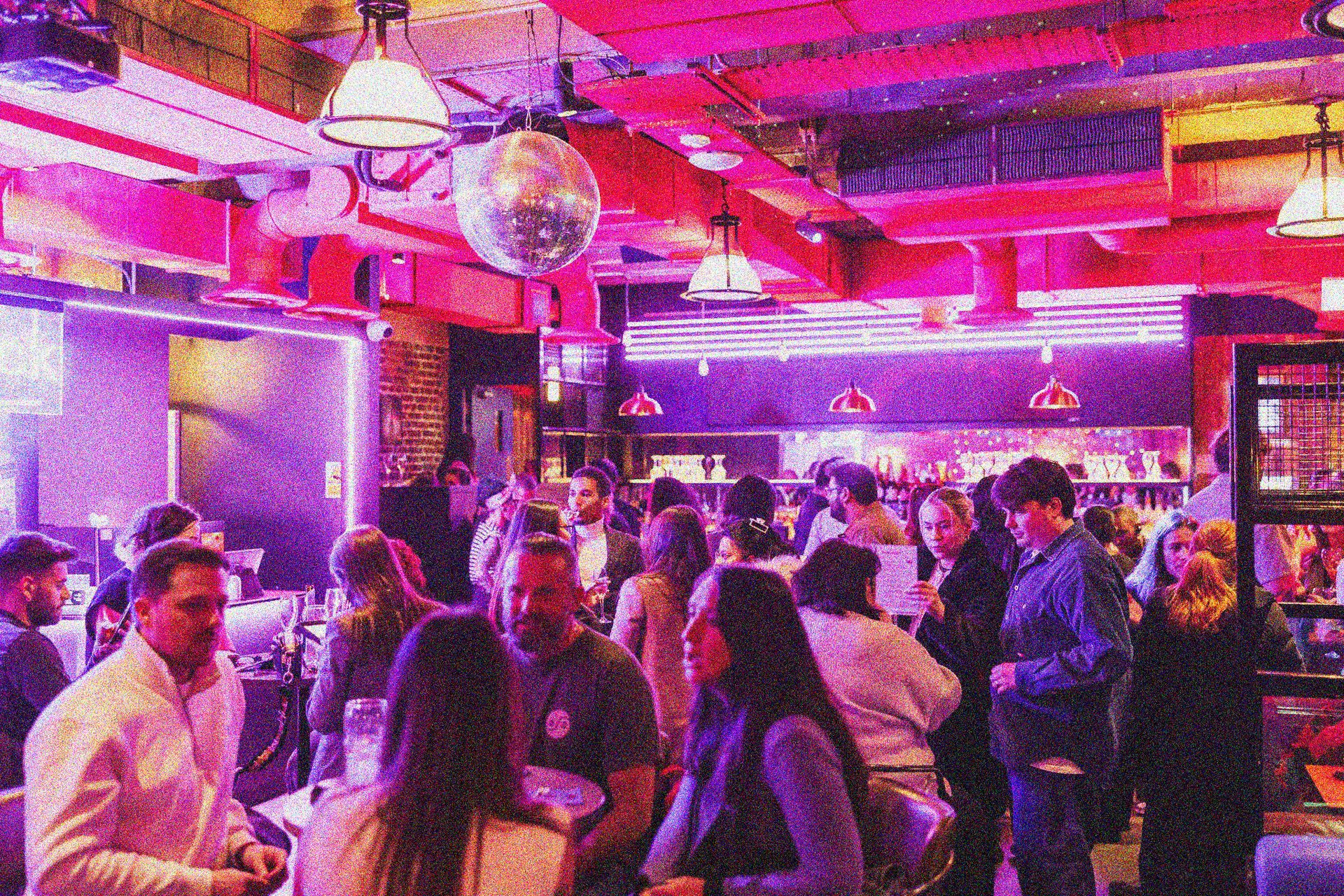 liverpool street bar area (grained)