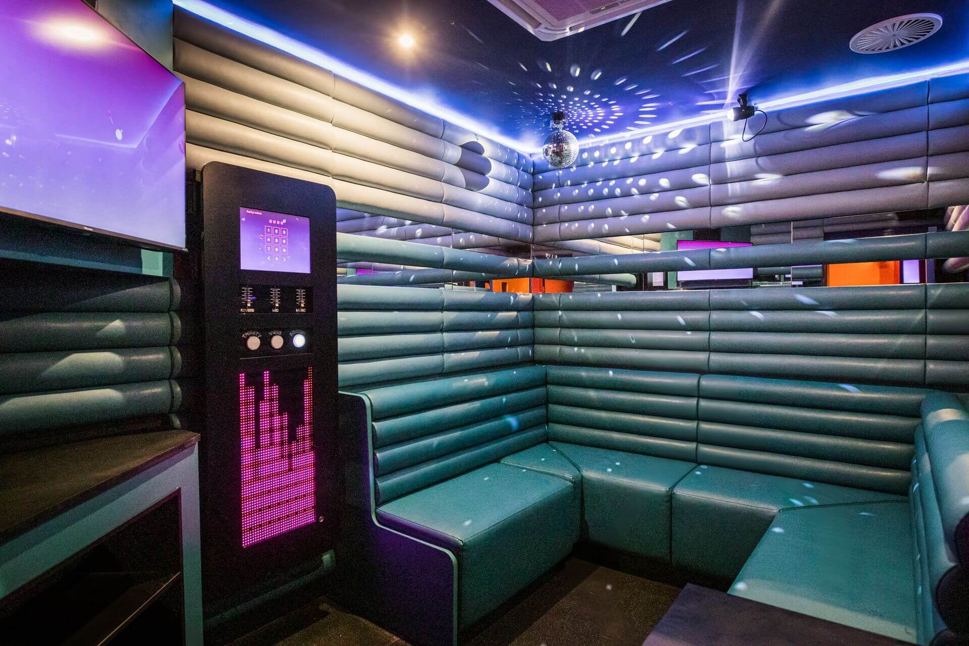 lucky voice liverpool street venue karaoke room
