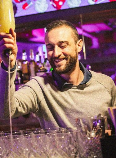 Bartender 2 (grained)